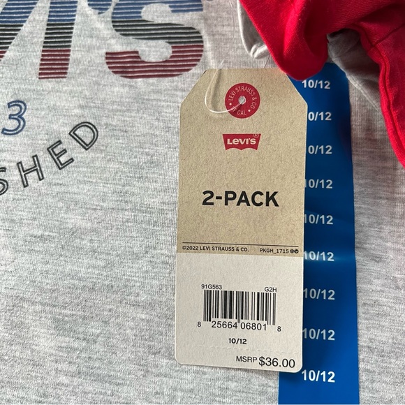 NWT Levi's Boys 2 Pack Graphic Tee Size 10/12 - Picture 2 of 7